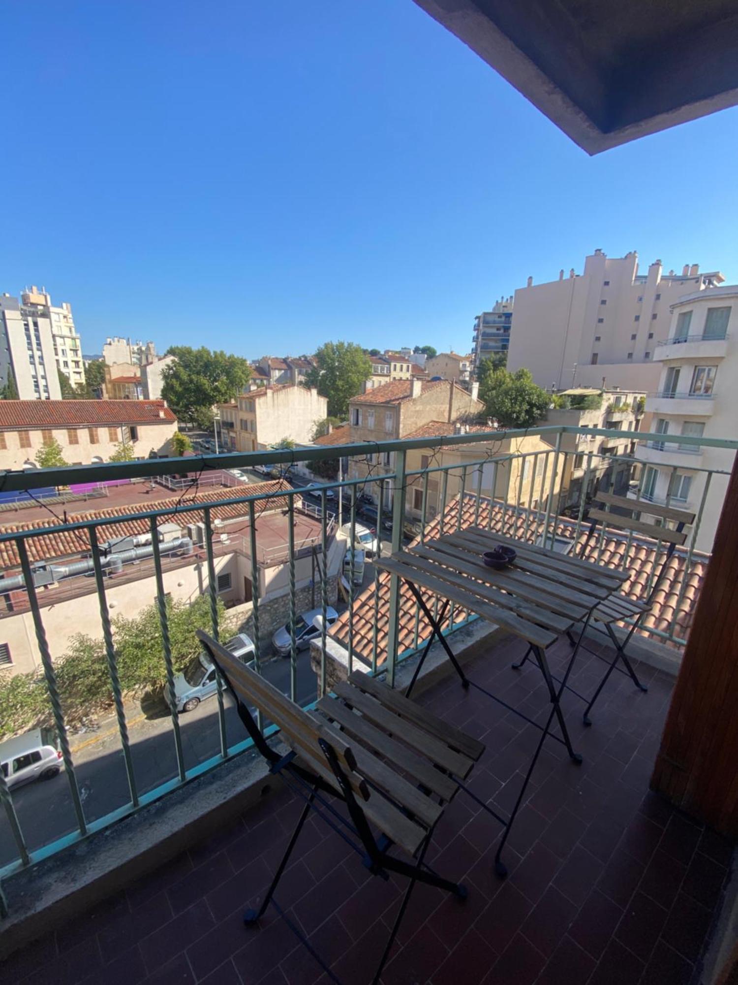 Petit Cocon Avec Balcon Au Centre De * Marseille